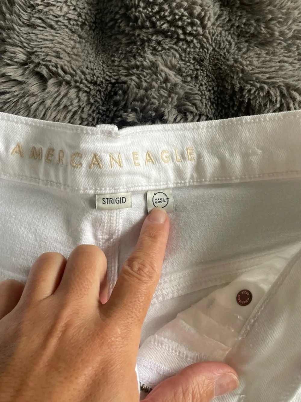 American Eagle Outfitters White High-Rise Jean Shorts